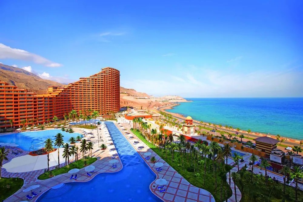 With an area of 213 meters, I live in the La Mirada project in New Cairo