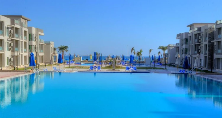 قرية اروما العين السخنة