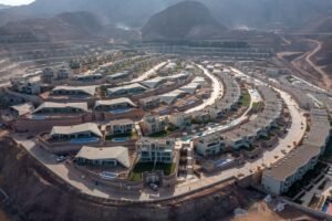 شاليه للبيع 100 متر+حديقة 103 مترفي المونت الجلالة العين السخنة