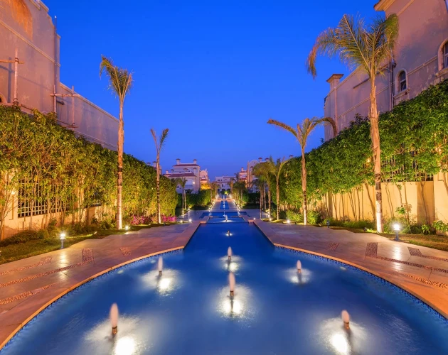 كمبوند الباتيو 5 إيست الشروق