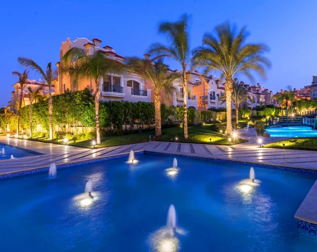 كمبوند الباتيو 5 إيست الشروق