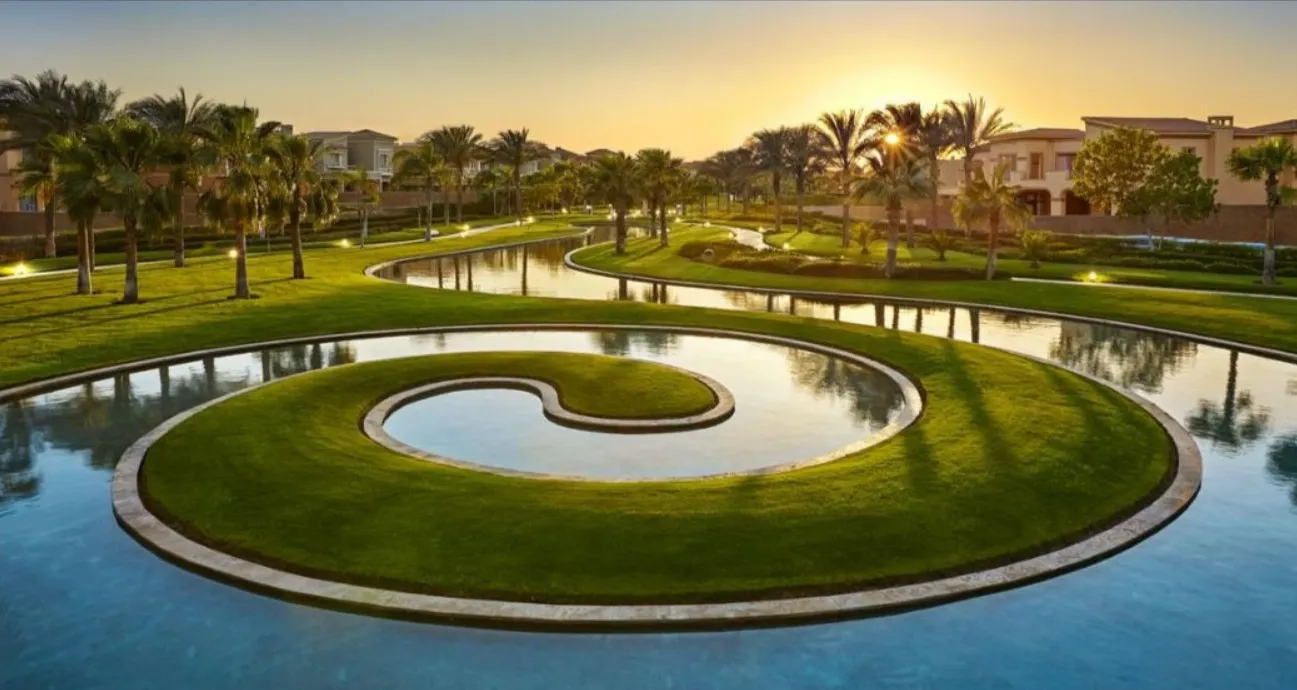 شقة للبيع في كمبوند سوان ليك ويست 6 اكتوبر تطوير حسن علام مقدم 5% 1 كمبوند سوان ليك ويست 6 اكتوبر