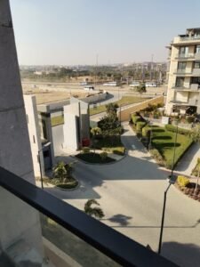 شقة مميزة للإيجار في كمبوند ازاد التجمع الخامس 2025