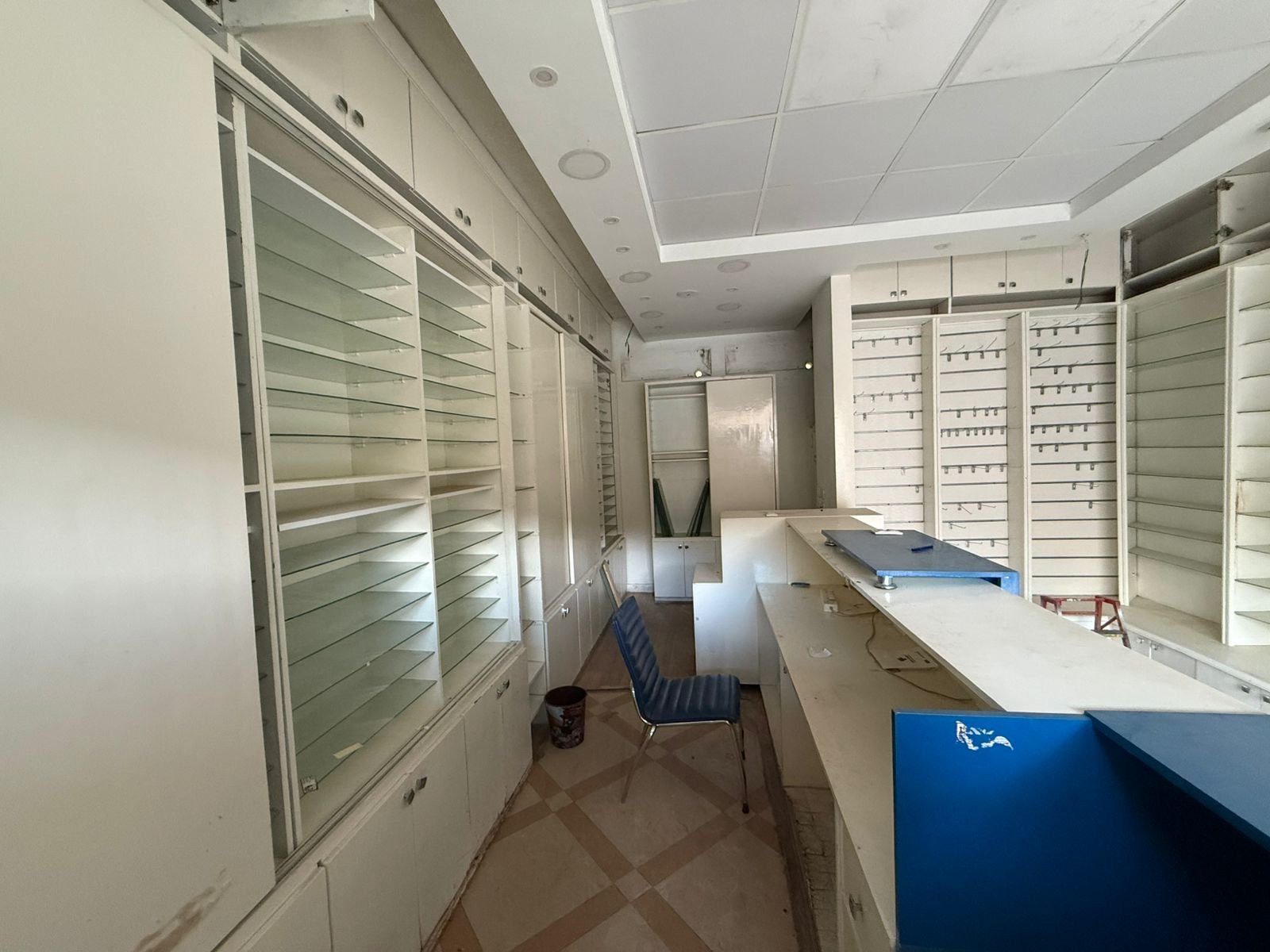 صيدلية للبيع في مصر الجديدة عمارات العبور