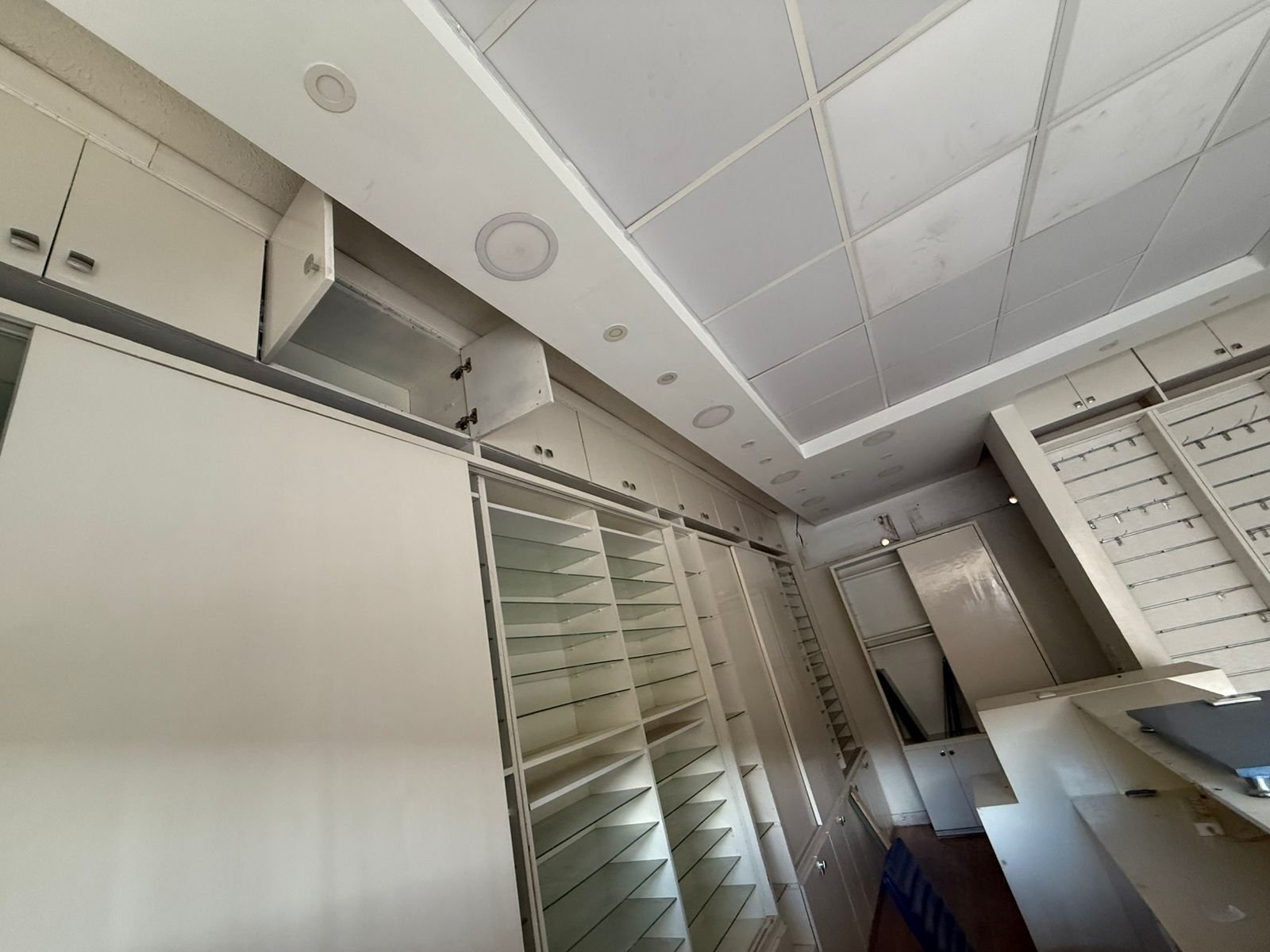 صيدلية للبيع في مصر الجديدة عمارات العبور