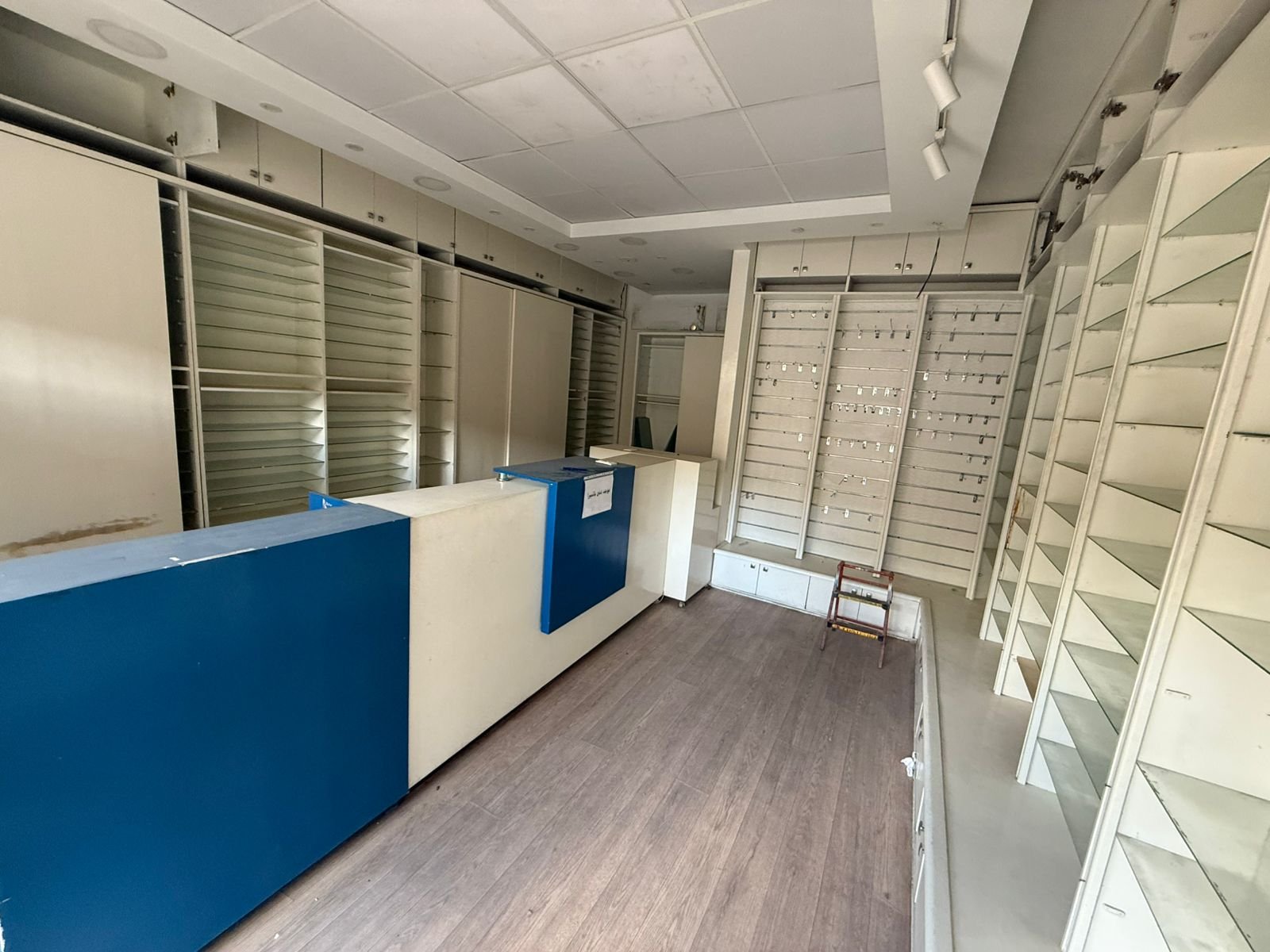 صيدلية للبيع في مصر الجديدة عمارات العبور